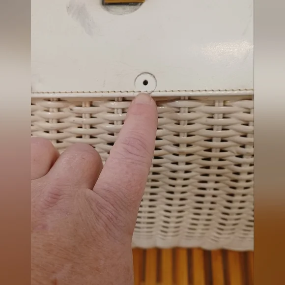 Gladys Golden Italian Vintage White Wicker Bag W/ Plaid Interior - Picture 10 of 15